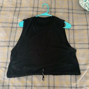 Black lululemon crop tank